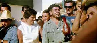 Detalle en baja resolución de una fotografía en color del Che- Nicola Seyd / Cuba Solidarity Campaign.